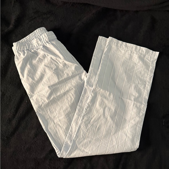 Aritzia Pyjama Set - Picture 7 of 7